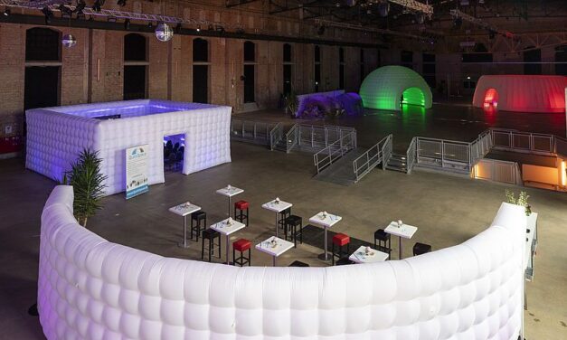 André Walther, Curved Walls.