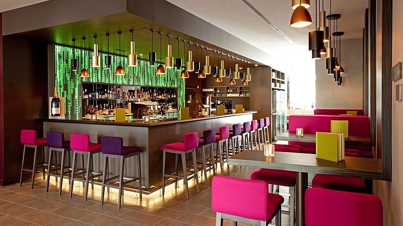 ©Vienna House Download Link /Bar im Vienna House Zur Bleiche Schaffhausen,