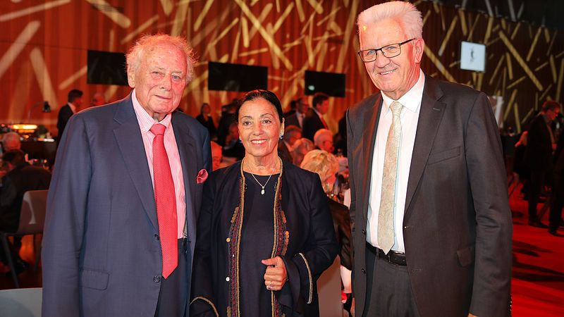 Andi Schmid - Von links: Prof. Dr. h. c. mult. Reinhold Würth mit Frau Carmen Würth und Ministerpräsident Winfried Kretschmann