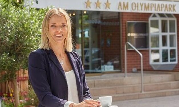 00 DLH Am Olympiapark GM Janet Stache