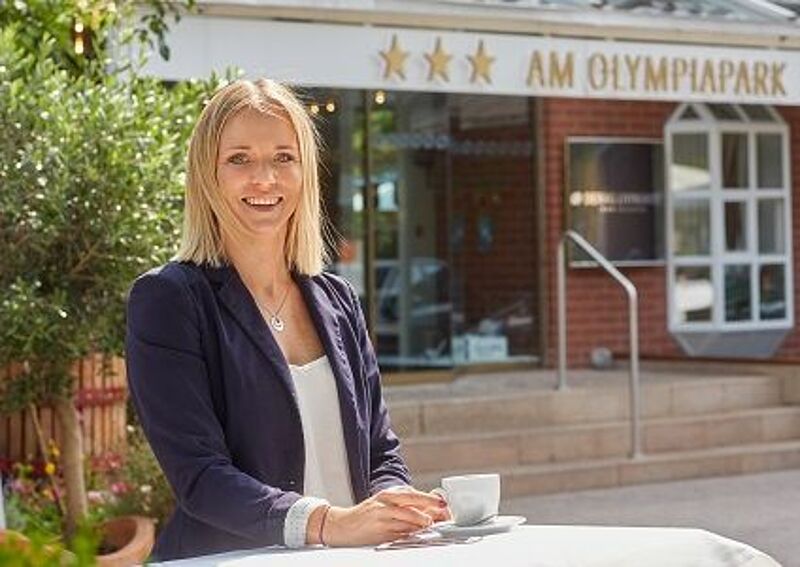 Janet Stache übernimmt ihr erstes Living Hotel am Olympiapark in München