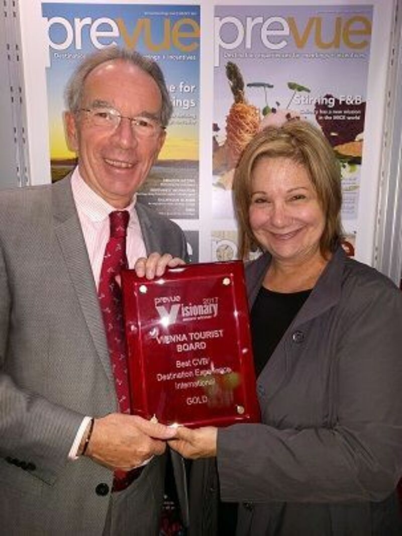 Christian Mutschlechner, Leiter des Vienna Convention Bureau im WienTourismus, nahm die Auszeichnung stellvertretend für sein gesamtes Team entgegen.