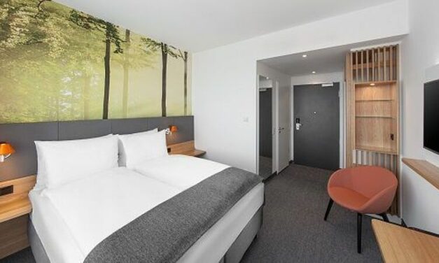 04 Holiday Inn Muenchen Leuchtenbergring Gaestezimmer cIHG klein