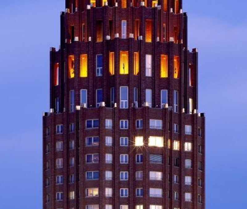 Lindner Hotel & Residence Main Plaza in Frankfurt am Main: Speisen wie die Queen