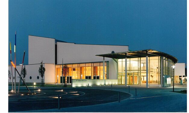 Foto: ACC | Amberger Congress Centrum bei Nacht