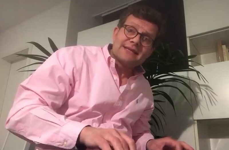 BWH Hotel Group - Mit eigenen Songs appelliert Best Western Geschäftsführer Marcus Smola an die Politik