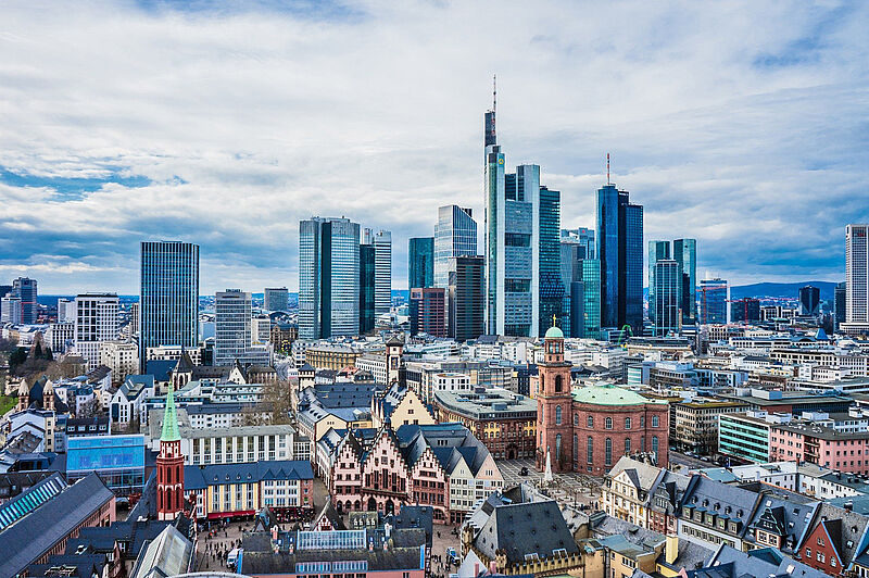 Vor der Kulisse der Skyline findet vom 20. bis 26 Juni die Frankfurt Fashion Week statt. Foto: Pixabay