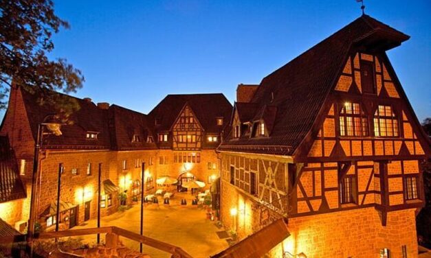 Hotelbar TaBARluga des BEST WESTERN PREMIER Parkhotel Kronsberg
