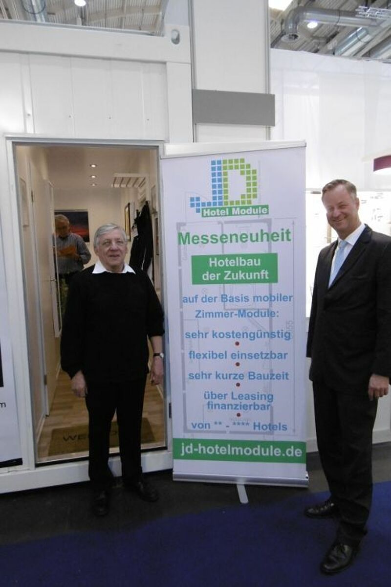 Jens Diekmann, Inhaber JD-Hotelmodule und Karsten Jeß, Geschäftsführer der Servitex GmbH