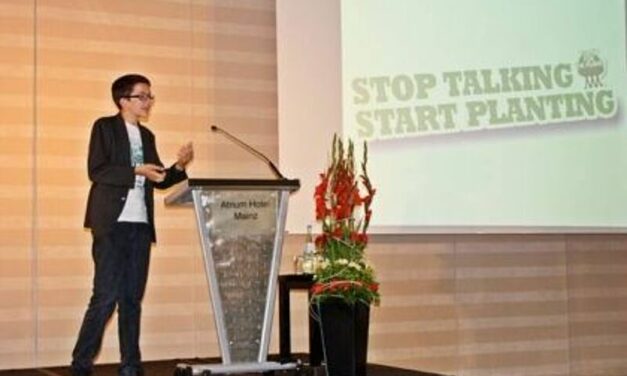 Felix Finkbeiner, 15-jähriger Nachhaltigkeitsexperte, bei der Verleihung des Certified Star Awards im Atrium Hotel Mainz.