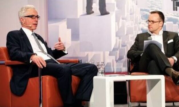 Wolfgang Prock-Schauer, CEO, Air Berlin PLC im Interview mit Moderator Leif Ahrens.