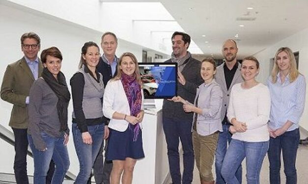 © MZS/Habring: Die beiden Projektteams mit den Geschäftsführern Michael Wagner (MZS) und Michael Glas (pixelart)