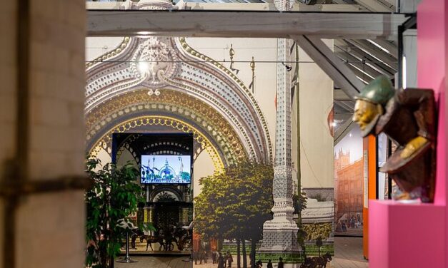 Blick in die Sonderausstellung „More than Bricks! Tradition und Zukunft der Architekturkeramik“
Eingangstor der Pariser Weltausstellung 1900
Foto: Porzellanikon