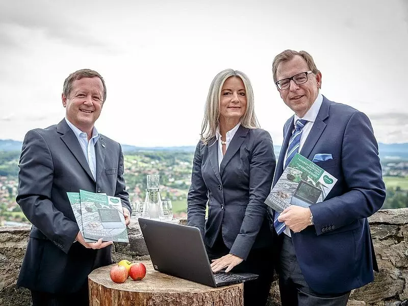 Erich Neuhold, Andrea Sajben und Christian Buchmann präsentieren die neue Tagungsstrategie / Steiermark Tourismus, Erwin Scheriau Erich Neuhold, Andrea Sajben und Christian Buchmann präsentieren die neue Tagungsstrategie / Steiermark Tourismus, Erwin Scheriau