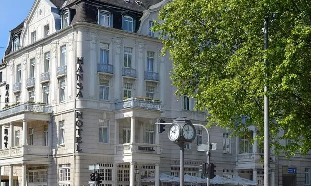 Das historische Gebäude von 1865 ist ausgewiesenes Kulturdenkmal und gehört zur Gesamtanlage 