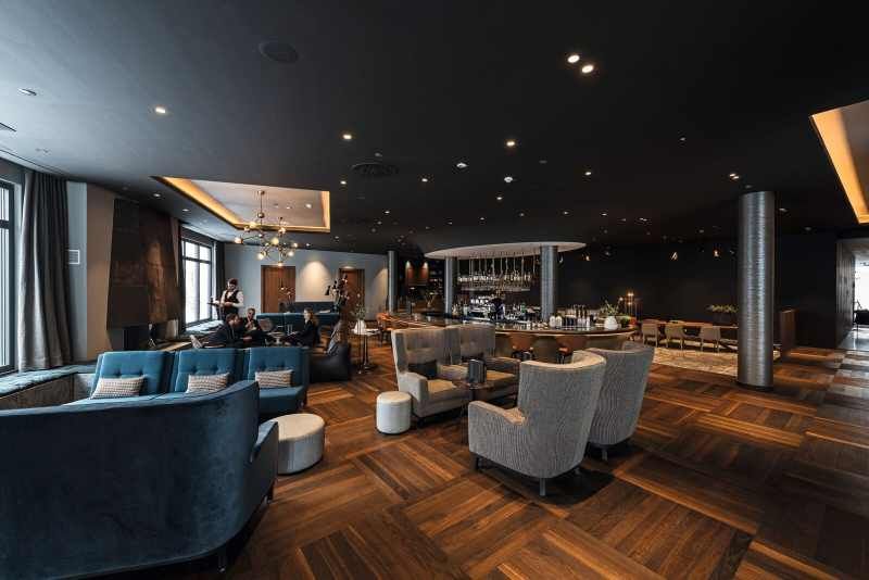 Infinity Munich Lobby und Bar preview 800