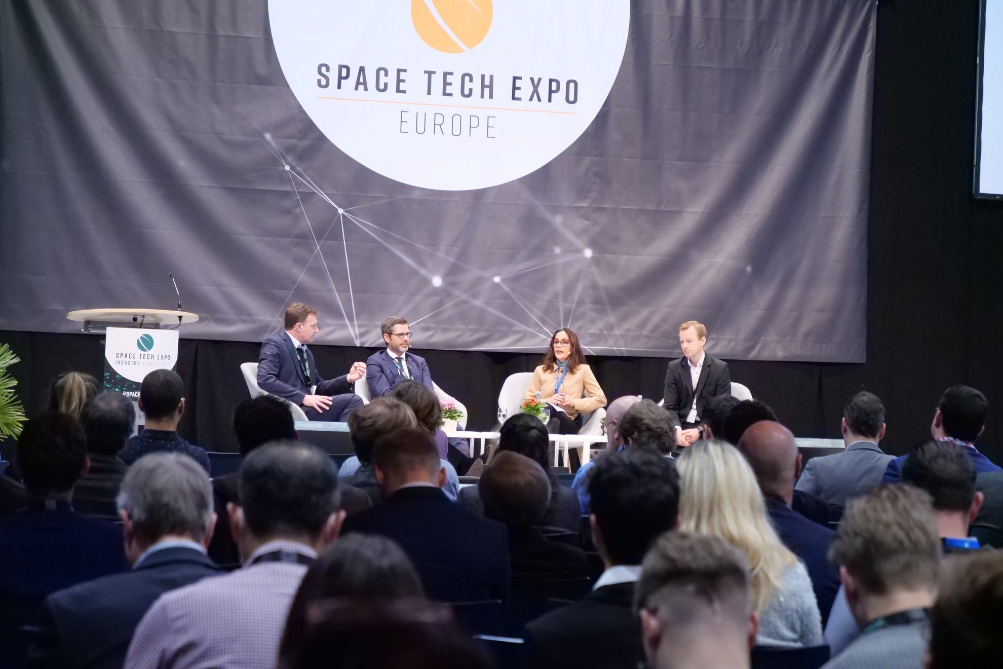 Foto: Sitzung der Industriekonferenz auf der Space Tech Expo Europe 2022. | Smarter Shows