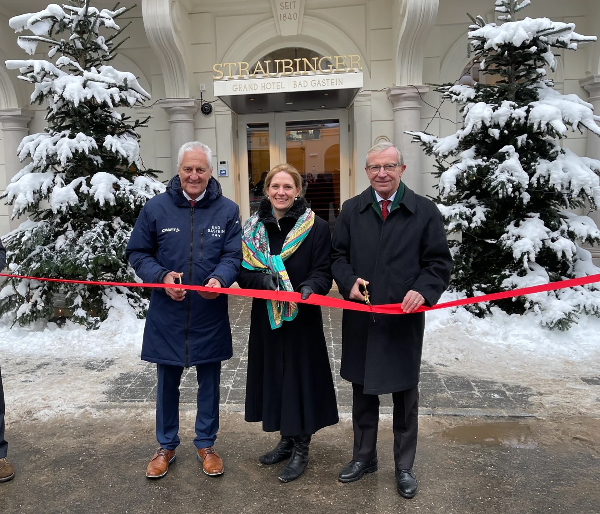 v.l.n.r.) Bad Gasteins Bürgermeister Gerhard Steinbauer, Dr. Annette-Louise Hirmer von der HIRMER Gruppe und Landeshauptmann des Landes Salzburg Dr. Wilfried Haslauer | Foto: Land Salzburg/Martin Wautischer
