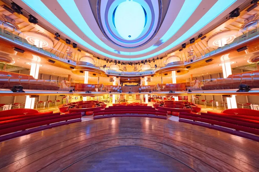Theaterkulisse auf Kreuzfahrschiff