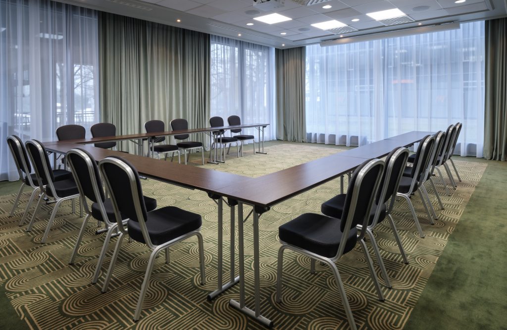 Meetingraum mit Bestuhlung