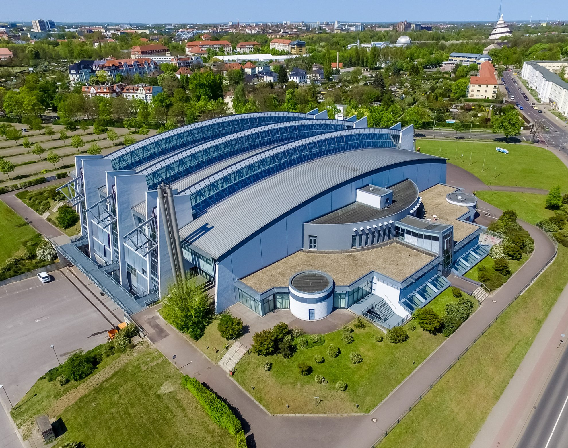 © www.AndreasLander.de Außenansicht Veranstaltungshalle