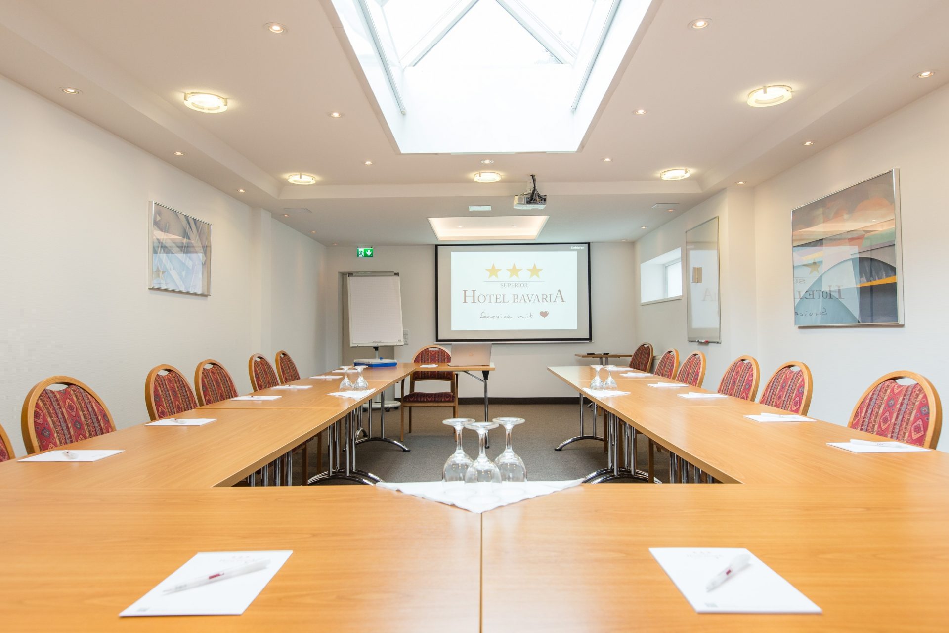 Tagungraum U-Bestuhlung