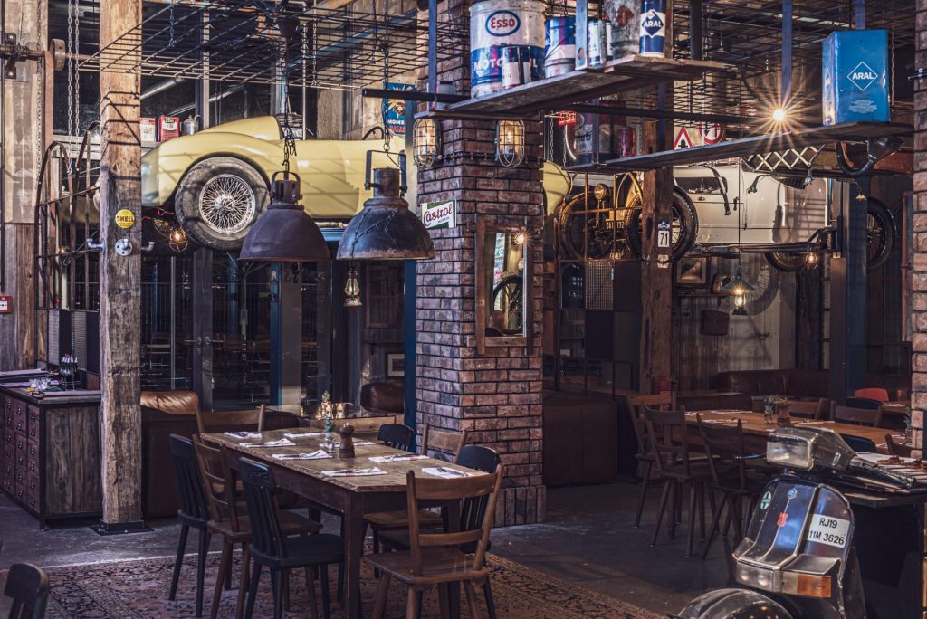 Restaurant mit werkstattähnlicher Einrichtung