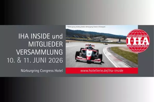 Plakat mit Rennfahrzeug
